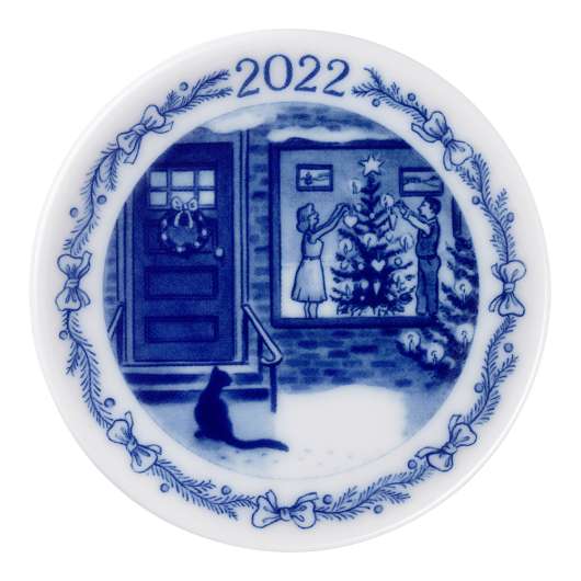 Royal Copenhagen - Collectibles 2022 Plakett Decorating the Christmas Tree 8